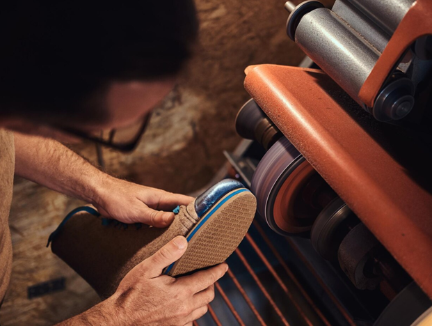 Shoe cleaning machines